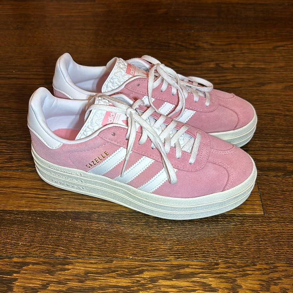 Adidas Gazelle Bold ‘super pop’! Size 6 1/2.